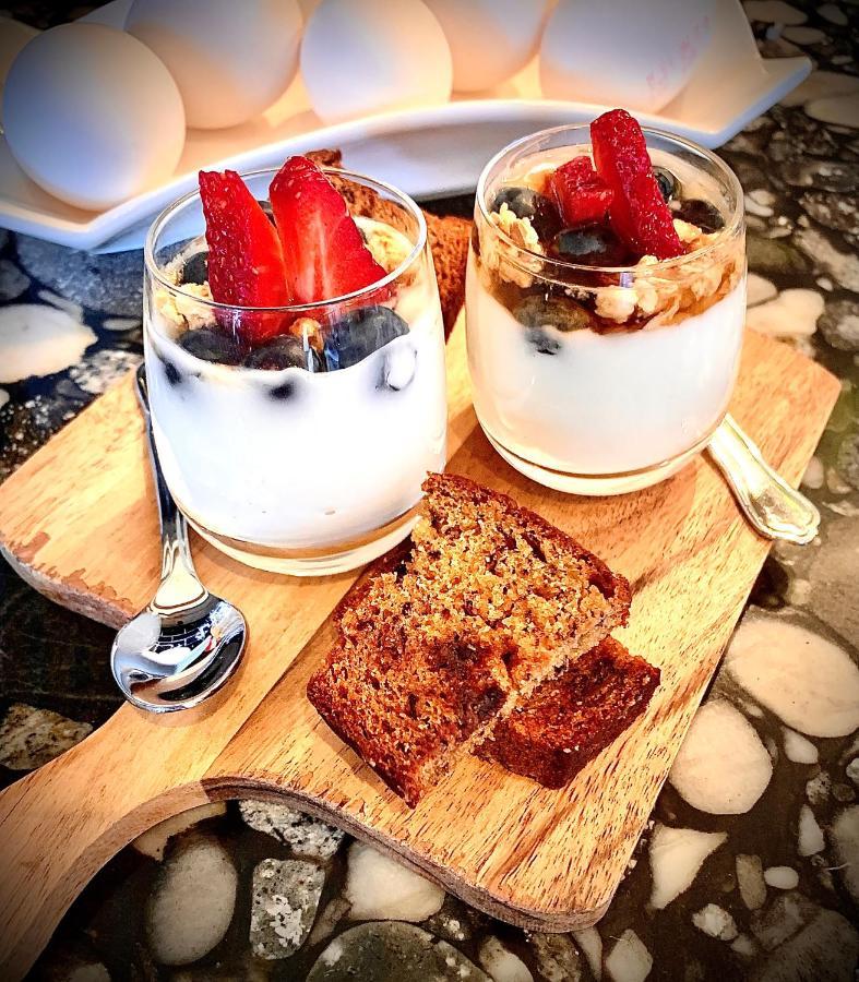 La Boheme - Bed & Breakfast Bromont Bagian luar foto